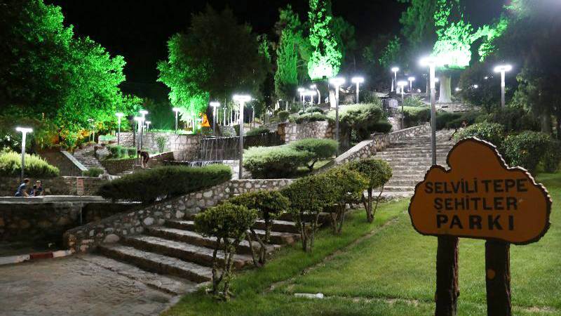 Turgutlu Şehit Parkı’na LED Aydınlatma