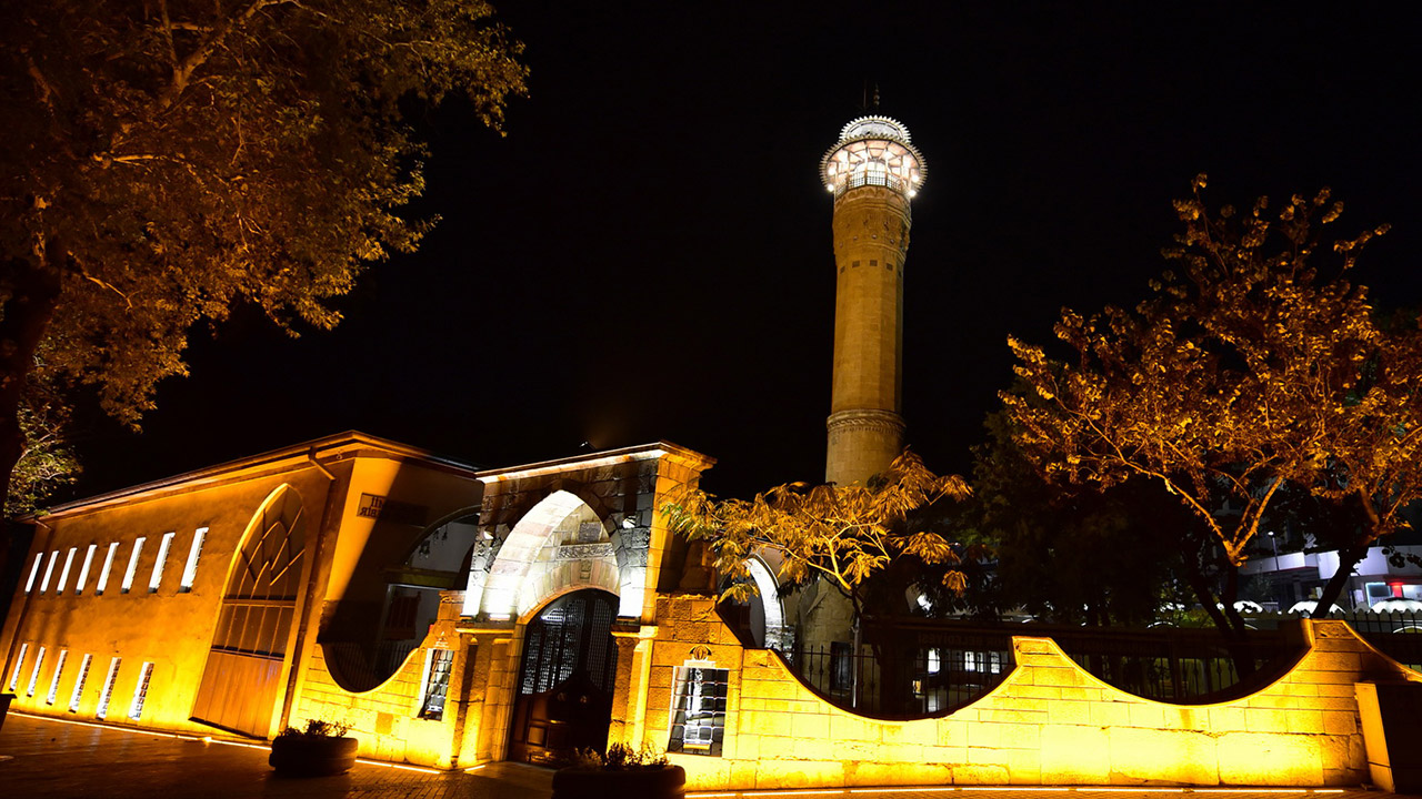 kahramanmaras-ulu-camii-led-aydinlatma