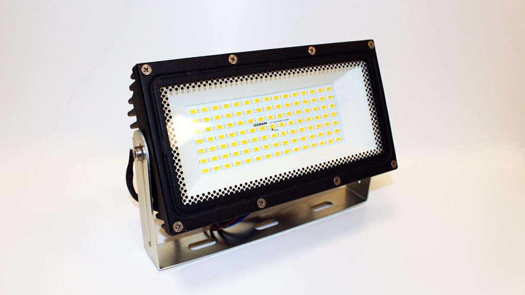 Pera Compact LED Projektör Tanıtıldı