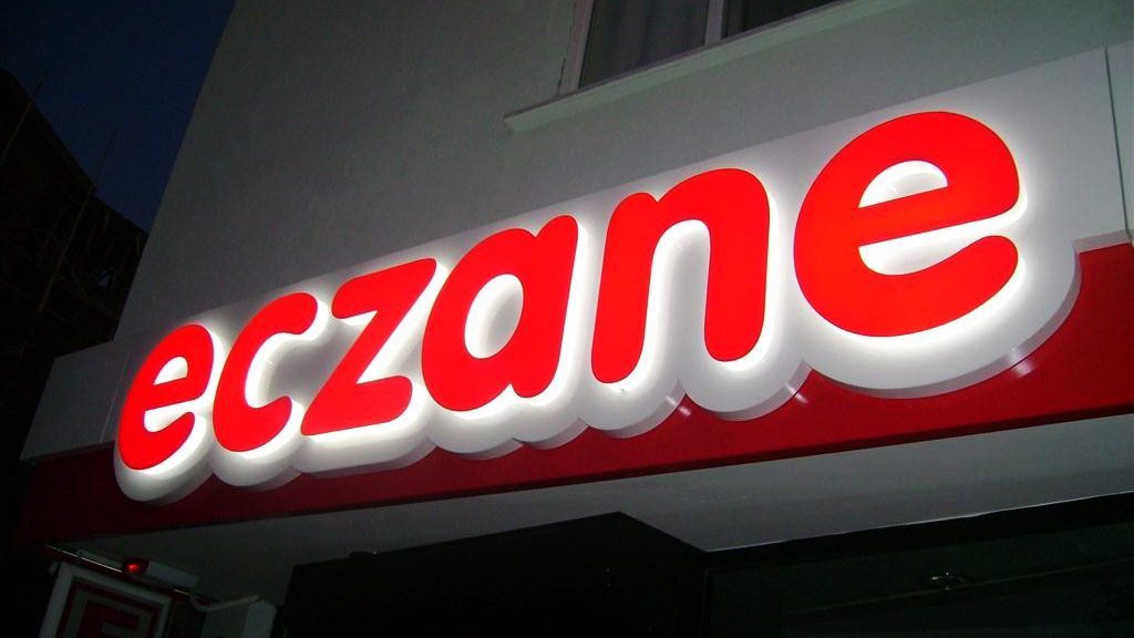 Eczanelere LED Aydınlatma Yasağı Geldi