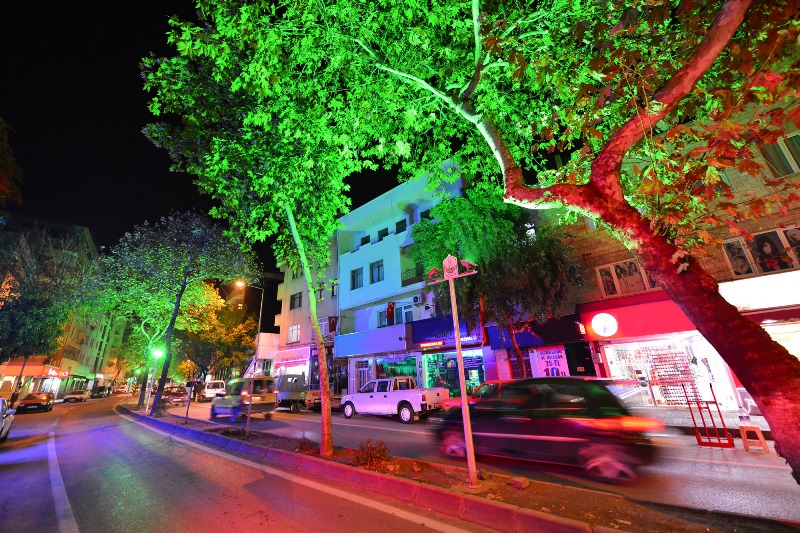 Bursa Caddeleri Işıl Işıl Aydınlatıldı
