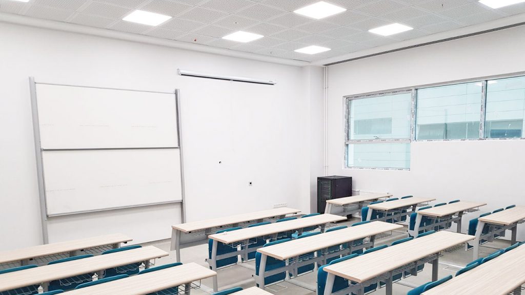 Marmara Üniversitesi Dersliklerini Entek LED Aydınlattı