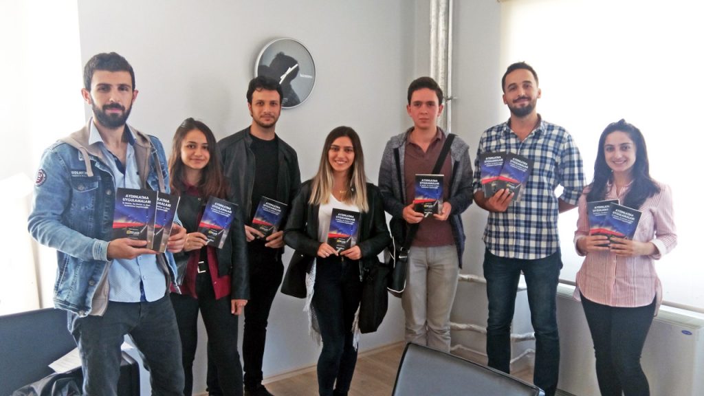 Aydınlatma Uygulamaları Kitabı Balıkesir Üniversitesi Öğrencilerine Ulaştı