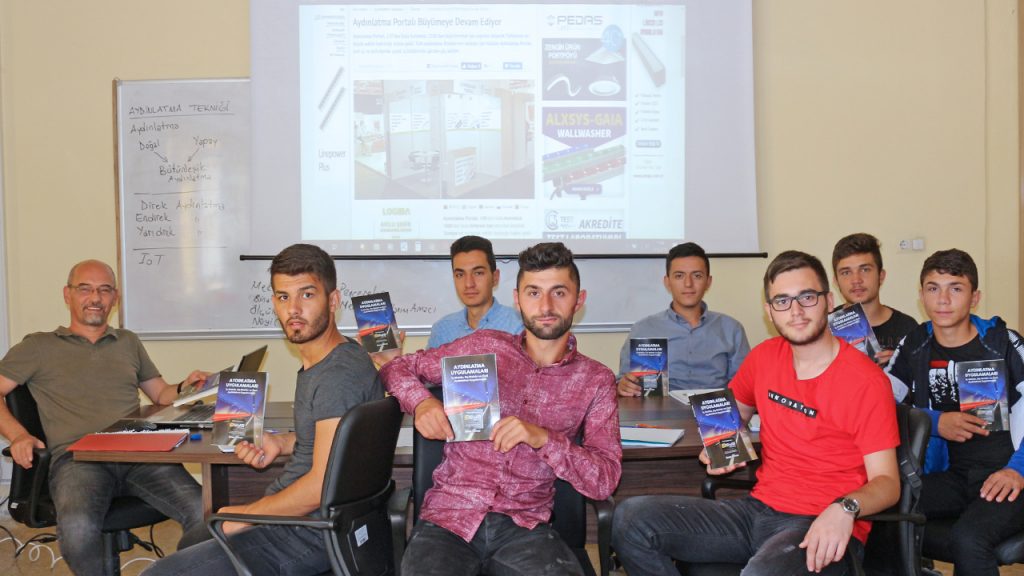 Aydınlatma Uygulamaları Kitabı Ordu Üniversitesi Öğrencilerine Ulaştı
