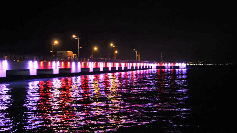 İskenderun’da İskele ve Anıt Çevresini Hükümlüler Işıklandırdı