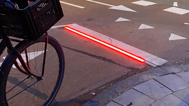 Amsterdam, Kavşaklarda LED Işıkla Bir Deneme Başlattı