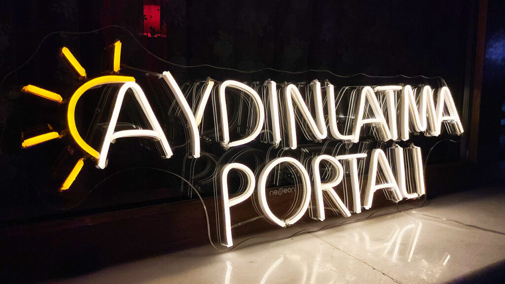 LED Neon Nedir? LED Neon Tabela Nasıl Yapılır? Türkiye’de Üretiliyor Mu?