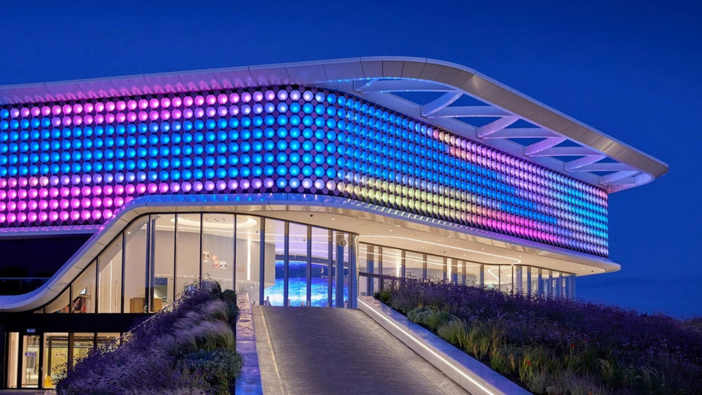Holland Casino Venlo: Media Facade as a Global Business Card