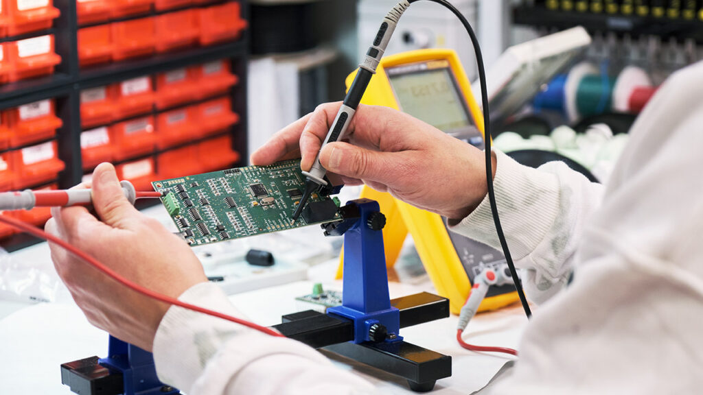 Elektrik ve Elektronik Arasındaki Fark Nedir?